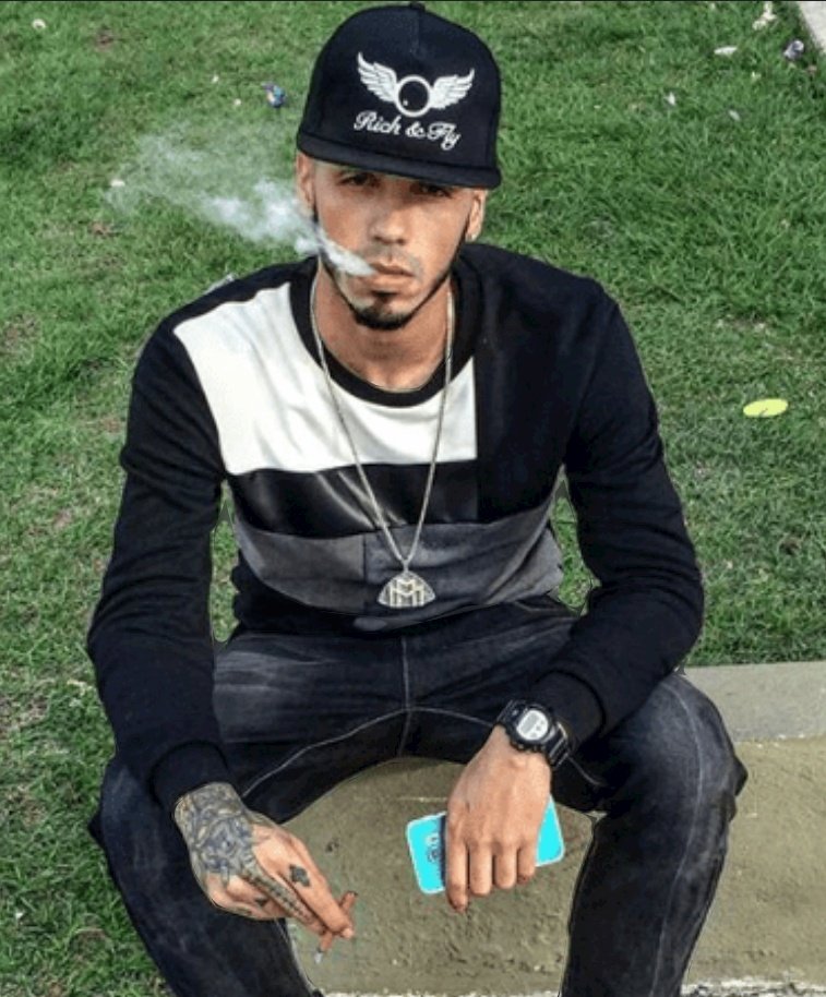 rascabcho's tweet photo. Ahora los puedes criticar pero cuando estaban en su prime te tenían mamando con su talento y carisma.

🐐X🐐 https://t.co/RuEPpkS5S5