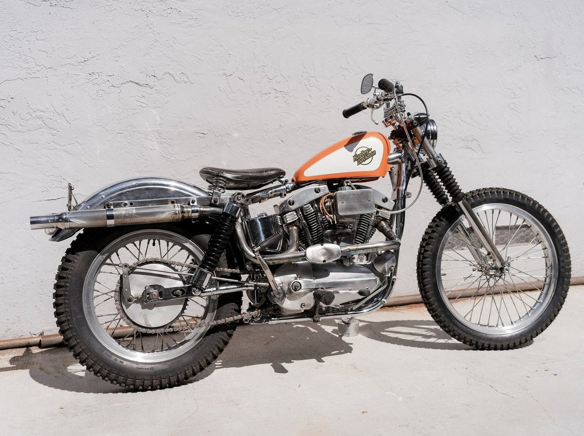 LowbrowCustoms's tweet photo. love when a plan comes together. "The Dreamsicle" from @smithprocess lookin hella nice! #ironhead #sportster #rideeverything #customsportster #sportynation #hd #harleydavidson #chrome #motorcycle #custom moto https://t.co/CcnrGTSiPl