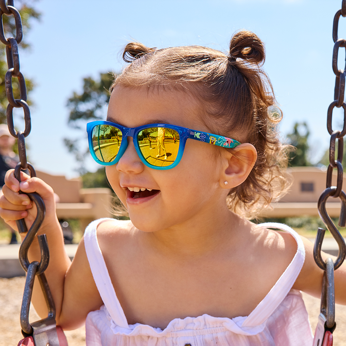 Knockaround's tweet image. 🎉 Happy Birthday @spongebob!

Grab a pair of the all-new Spongebob Squarepants sunglasses for you and your kids and let's celebrate! bit.ly/3KtLmxJ

#knockaround #sunglasses #SpongeBob25 @Paramountplus #SpongeBob