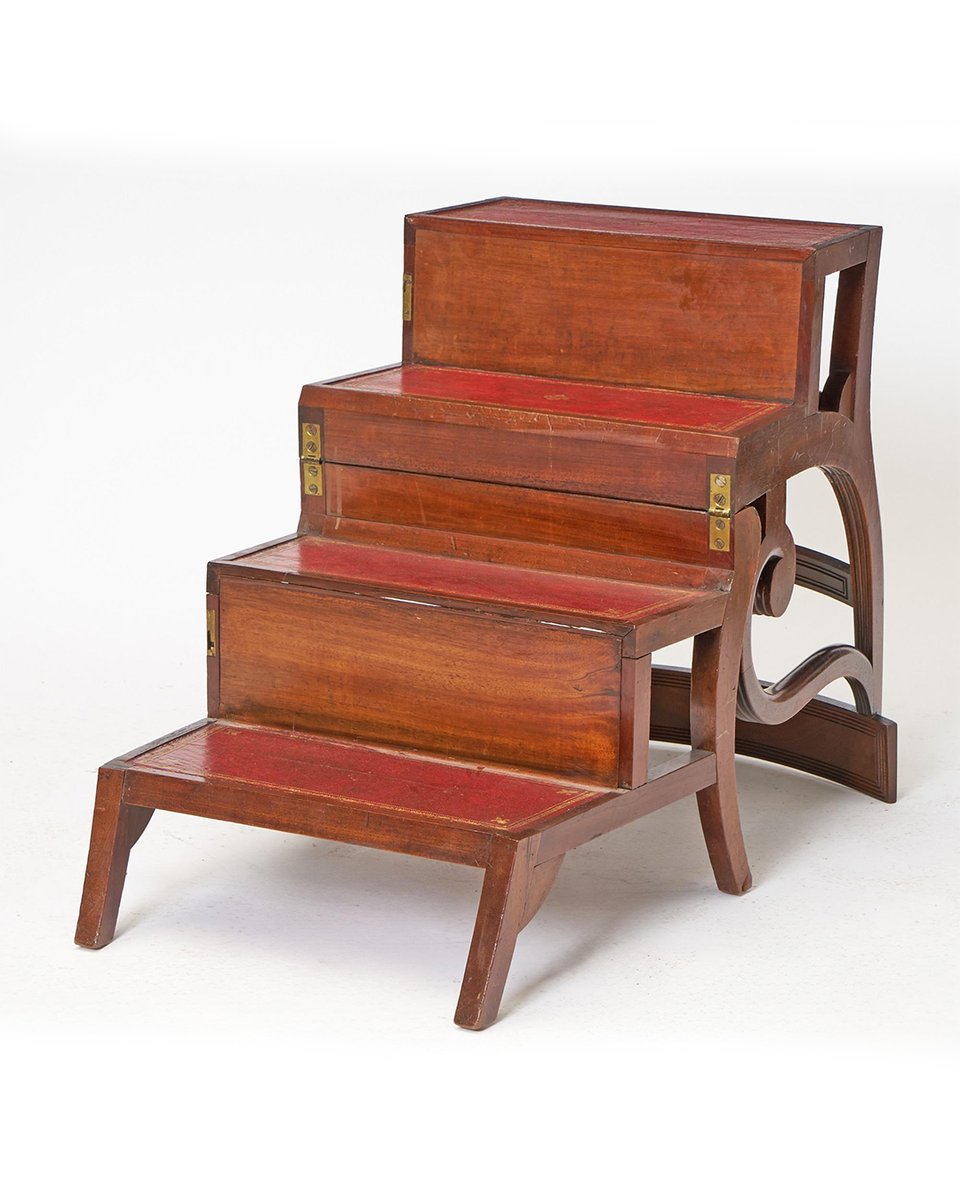 InvaluableLive's tweet image. This chair that transforms into library steps adds a touch of history and ingenuity to any home. A must for antique lovers and book enthusiasts alike in Doyle's sale on July 18: ow.ly/l8Lx50SzyG8

#LibrarySteps #DesignInnovation #HomeDecor #BookLovers #LibraryAntiques