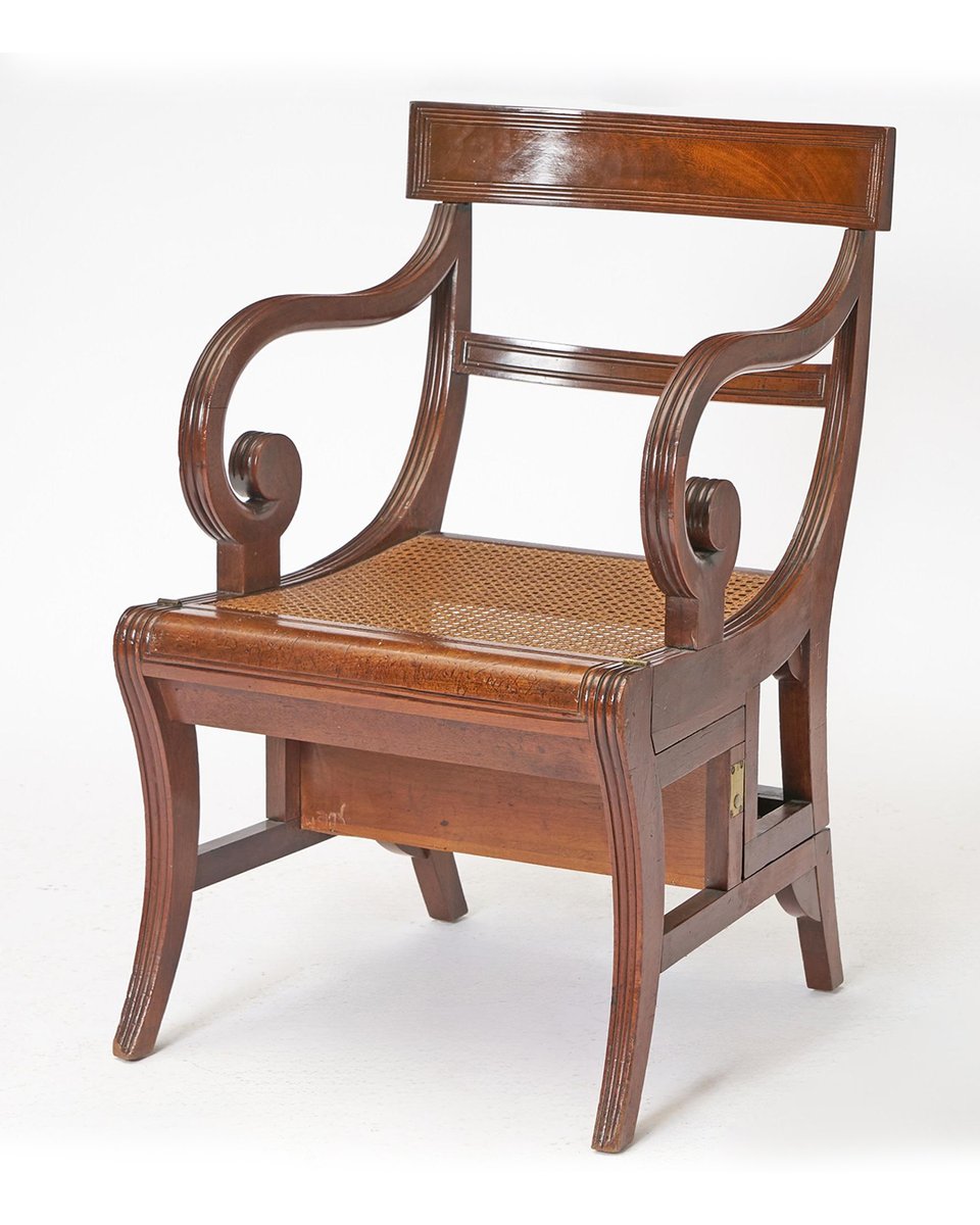 InvaluableLive's tweet image. This chair that transforms into library steps adds a touch of history and ingenuity to any home. A must for antique lovers and book enthusiasts alike in Doyle's sale on July 18: ow.ly/l8Lx50SzyG8

#LibrarySteps #DesignInnovation #HomeDecor #BookLovers #LibraryAntiques