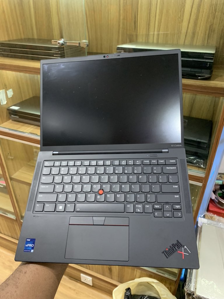 gospel_harmony's tweet photo. American 🇺🇸 
Mint condition 
Lenovo Thinkpad X1 Carbon Gen 10 
16GB Ram
512 SSD
12th Generation
Intel® Coret™ i7 Processor
12 cores
16 logical processors
IR camera
Fingerprints
Keyboard light
Facial recognition
Upto 10hrs battery life Comes with charger
17 months warranty from Lenovo 

Price -: 1million naira 

Kindly help me hit the retweet button
God bless you