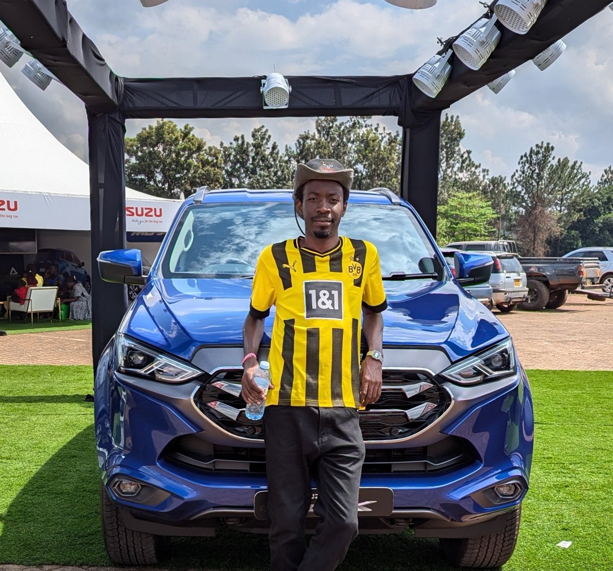Up-close w/ an ISUZU monster from <a href="/IsuzuUganda/">ISUZU Uganda</a> at #AutoShowKampala2024.

This is it's full name respectfully 😅👇🏽 
2024 Isuzu MU-X RJ MY24 LS-M Rev-Tronic Cobalt Blue 6 Speed Sports Automatic Wagon.