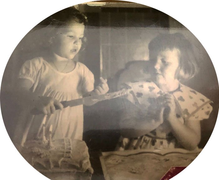 heyjude714's tweet photo. What were my parents thinking?!
It looks like a doggone sword.
Admittedly I am wielding
it with expertise & honor.
my little friend has her doubts however
#littlesamurai #birthday https://t.co/23SL1Z2OI0