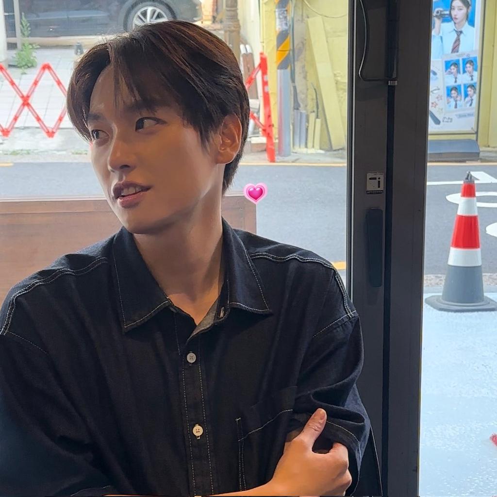 pumseongs's tweet photo. Inseong's villainism is being the most beautiful on the planet https://t.co/MtrXVgMalq