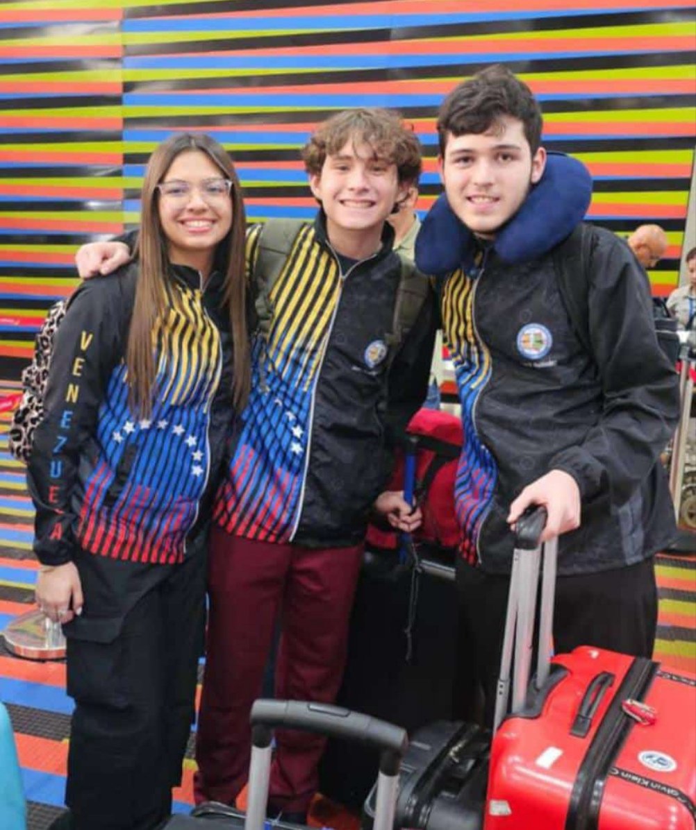 michellyvivas's tweet image. #OrgulloLarense

Éxitos muchachos...

Juan José Martinez Barreto 
Luis Fabrizio Meléndez Antidormi

Quienes representarán a la Patria de Bolivar en las Olimpiadas Internacionales de Matemáticas IMO-2024

🇻🇪🔣🔢🇻🇪
Del 15 al 22 Julio
Barh - Inglaterra

@uptlara @AdolfoP_Oficial