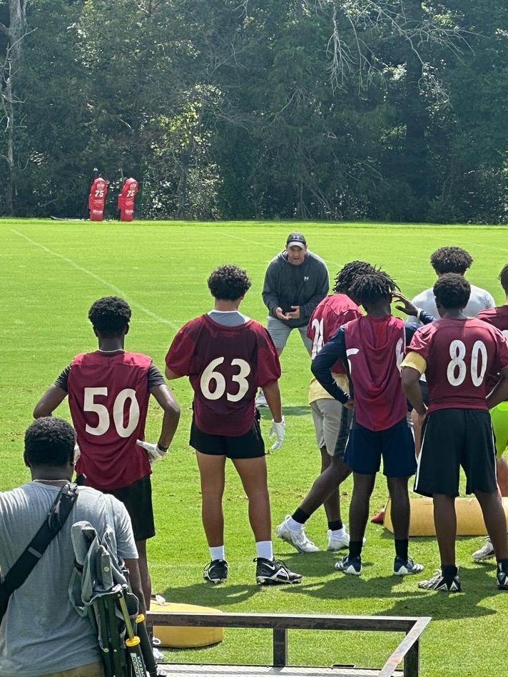Yadriel0824's tweet photo. Thank you to the coaches and players for the opportunity to compete at @elonuniversity.🐦‍🔥
@CVance43 @TonyTrisciani @ElonFootball https://t.co/R104ahPFtn