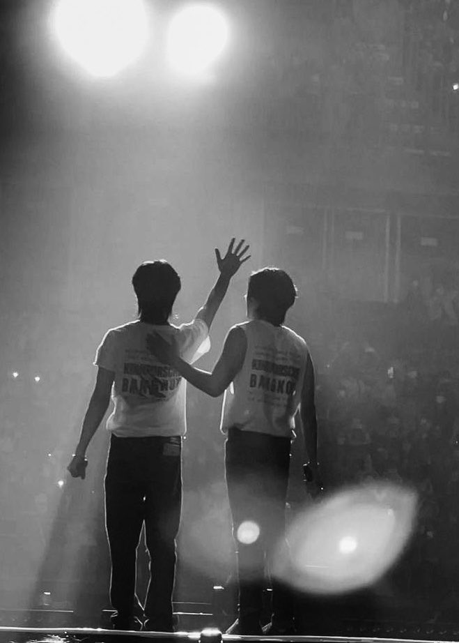 mywegath's tweet photo. I'll dance with you in the dark... https://t.co/IX3yOReJ9B