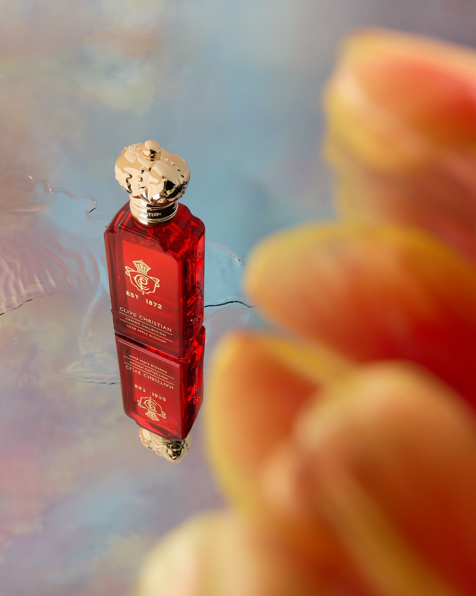 ClivePerfume's tweet photo. Infused with a vivid Mojito Aroma Fusion, the heart of Crab Apple Blossom unveils a blend of citrus flavours complemented by the refreshing coolness of mint. Can you almost hear the sound of crushed ice in a crisp cocktail glass?  #crabappleblossommojito #puresummerpleasure https://t.co/jIuO4zUaMe