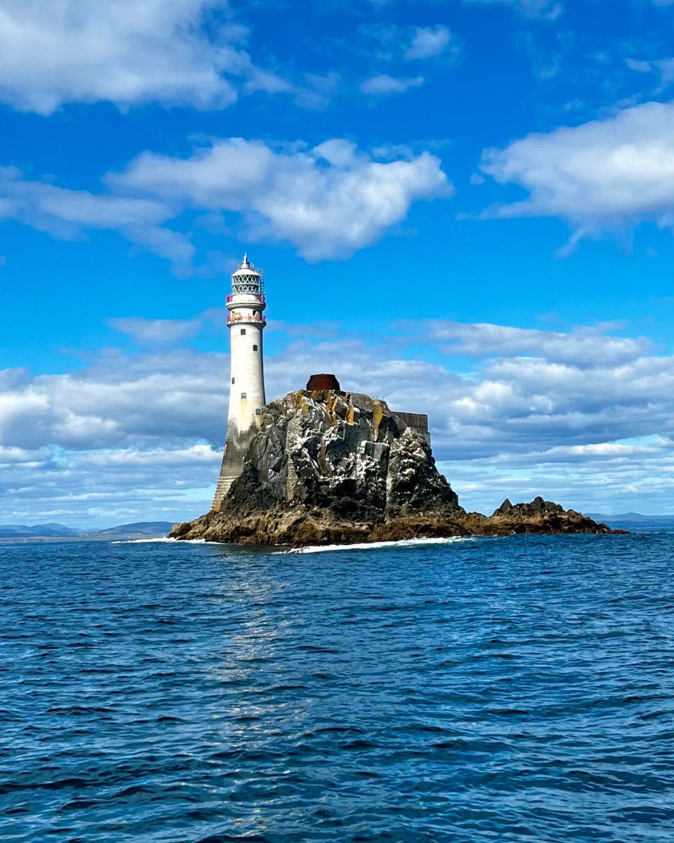 NIFAinshore's tweet photo. The Fastnet Lighthouse has been a focal point along the Irish Coastline since the 19th century 🌊
#irishcoast #fastnet #fastnetlighthouse #irishinshore #WildAtlanticWay https://t.co/jPuJXFSMLA