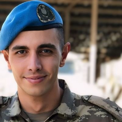 Şehit Mehmet Kıvık.

Vatanın sessiz kahramanlarından.

Evsiz kardeşlerimize bu akşam verilecek yemekler aziz hatırası adınadır.

Rahmet olsun.

#EvvelceGidenlereSelamOlsun