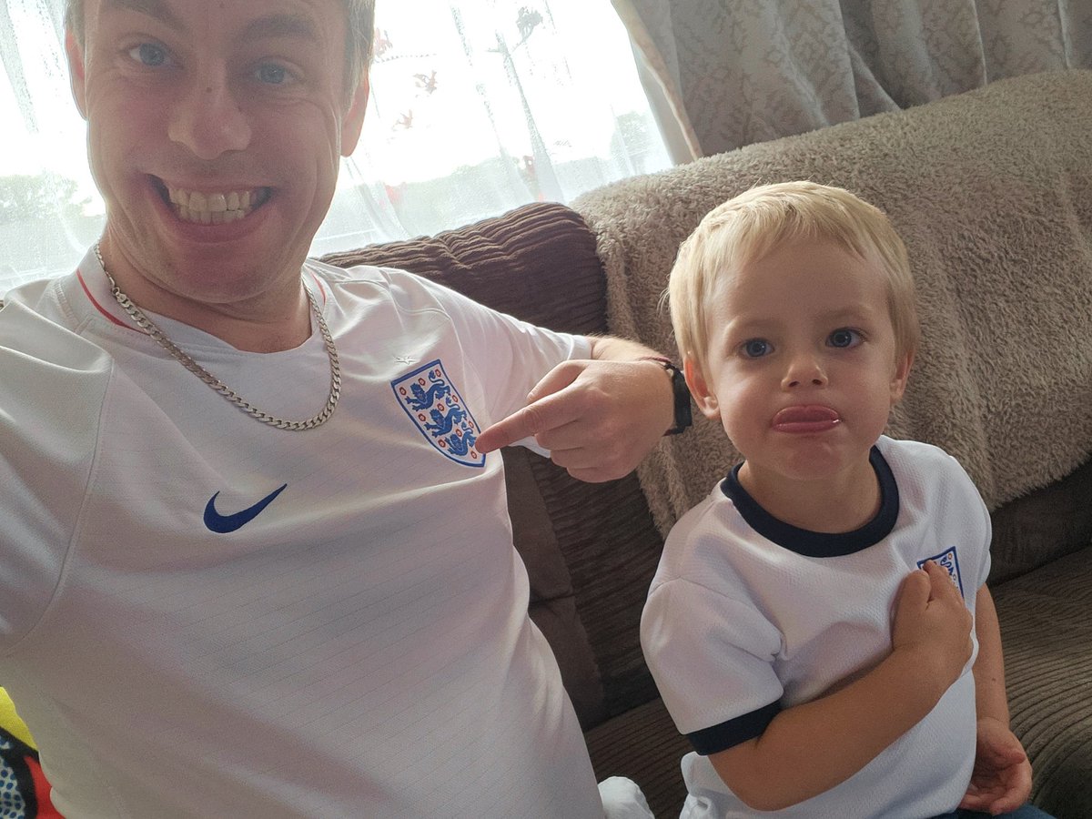 DanPoskitt's tweet photo. #SSNThreeLions https://t.co/VTxBA18uNF