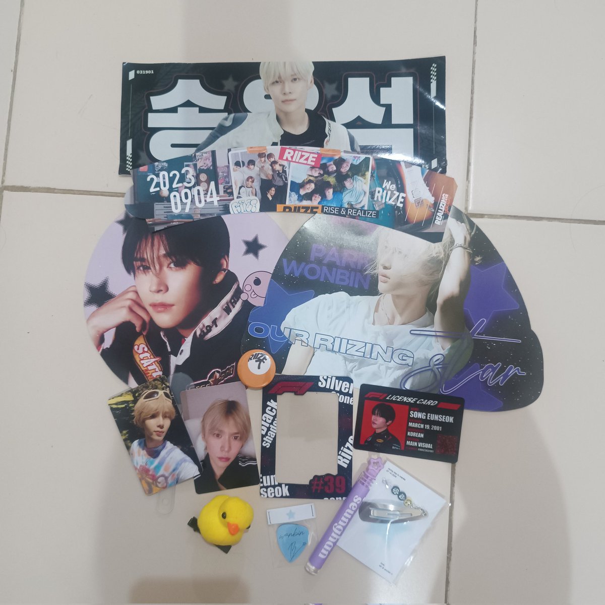 pudiputi's tweet photo. Thank you po sa freebies today💗 @eiriwon @riize_pilipinas @SAXYHOLIC @wonbbins https://t.co/PmVIXH8u8n