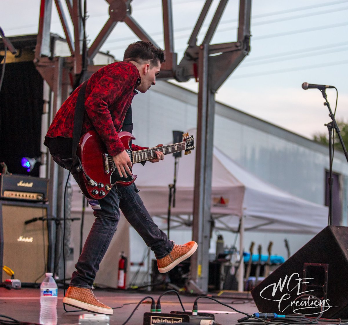 elonmuskissy's tweet photo. @petedank doing his best Angus Young impression! @Petes_Diary last night at @fiestadays
#peterdankelson #petesdiary #mchenryil #fiestadays #angusyoung #wcecreations #wordscantexplain #canonphotography #concertphotography #livemusic #rocknroll #gigphotography #bandphotography https://t.co/bAl3eFep6W