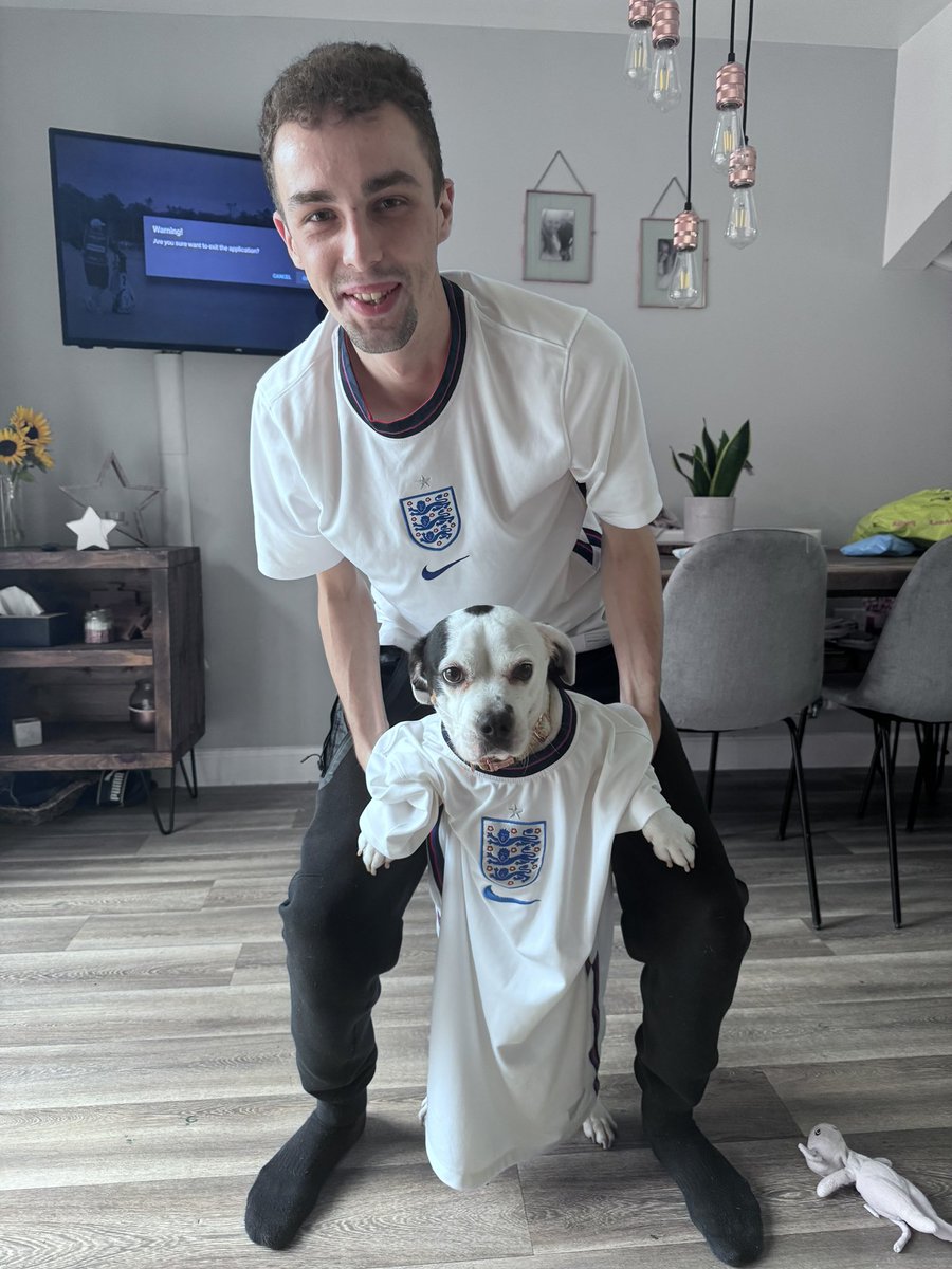 Karlward27's tweet photo. @SkySportsNews  #SSNThreeLions  LUNA https://t.co/VB9nRPJslx