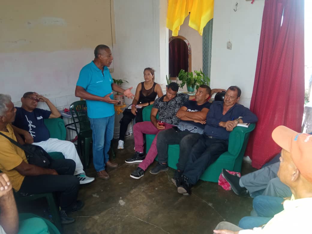 AProgresistaSuc's tweet photo. #Elecciones2024 | Desde la Zona Paria, nos encontramos preparando los equipos para la movilización de este #28julio con los diferentes municipios, ¡Es tiempo de avanzar!.
.
☑️ Vota por #EcarriPresidente en la tarjeta azul de #AvanzadaProgresista.
@AProgresistaVE 
@luisromeroc https://t.co/2teJX0H2h1