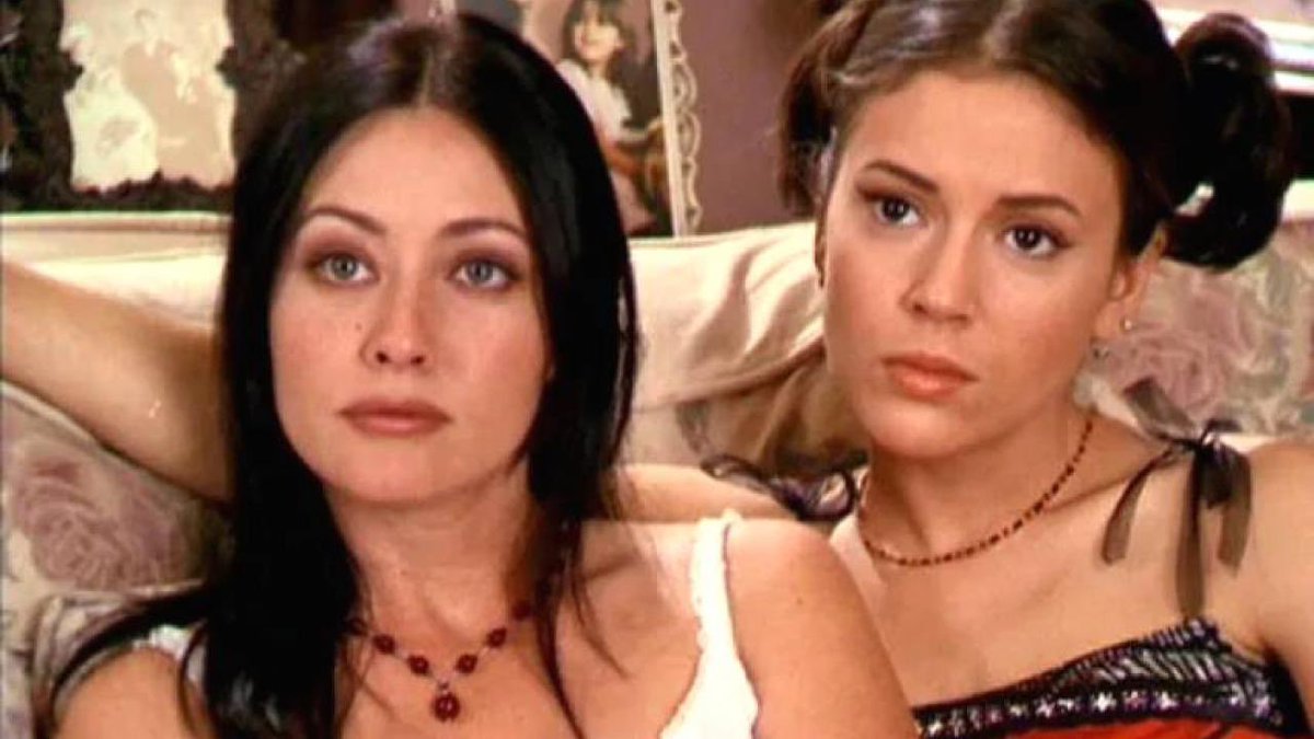 MrPopOfficial's tweet photo. Alyssa Milano, who allegedly had Shannen Doherty fired from ‘Charmed’, reacts to her passing. 

“It’s no secret that Shannen and I had a complicated relationship, but at its core was someone I deeply respected and was in awe of. She was a talented actress, beloved by many and the world is less without her. My condolences to all who loved her.”