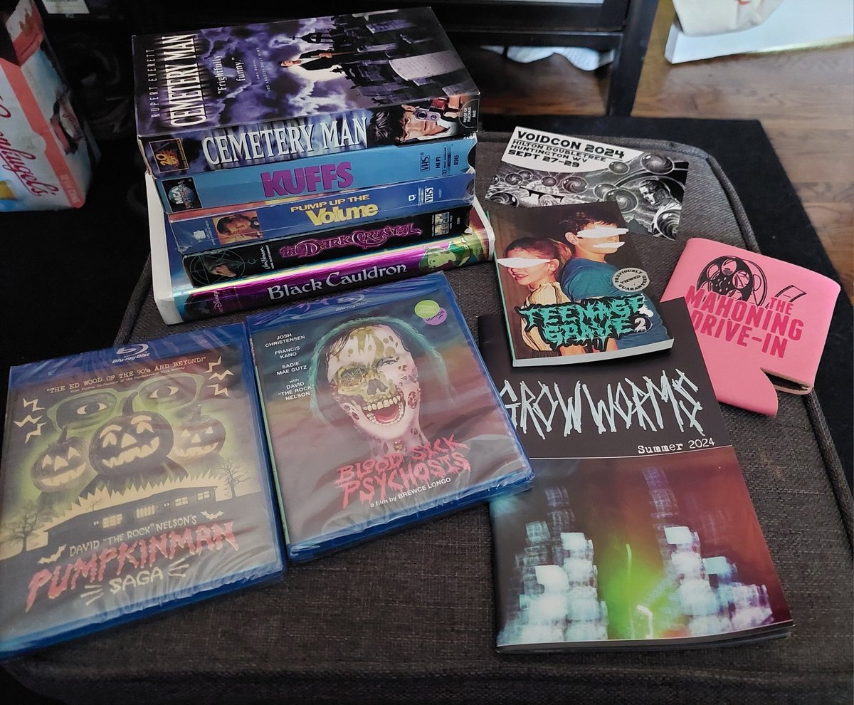 gabaghoulash's tweet photo. The haul. @MahoningDIT #VHSFEST https://t.co/1c6ljbXRhy