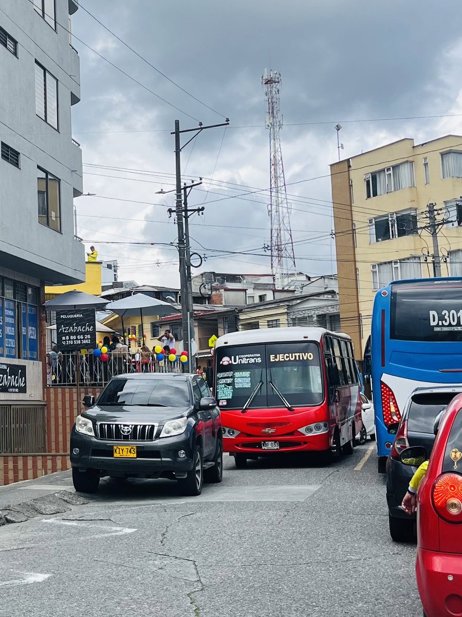 elsitamunoz's tweet photo. @SecMovilidadMzl @CiudadManizales  esto es manizales https://t.co/cW57qwFT2m