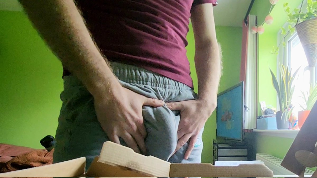 madcapcolobus's tweet photo. Grey shorts + bulge

#gay #gaycock #cock #balls #greyshorts #bulge #gaybulge https://t.co/VdpVfpBP6v
