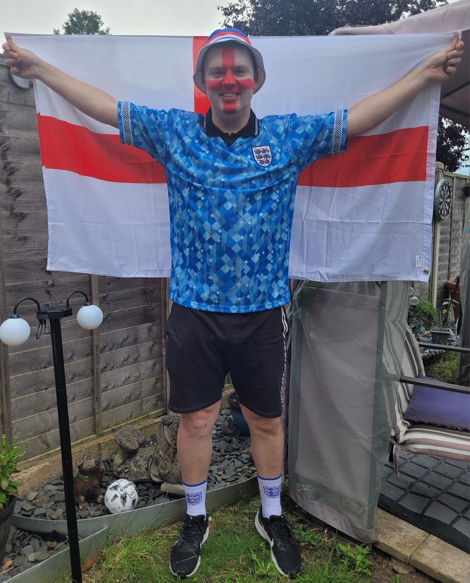 Kay_Bax98's tweet photo. COME ON ENGLAND!! 
#SSNThreeLions https://t.co/bVmNqte1dF