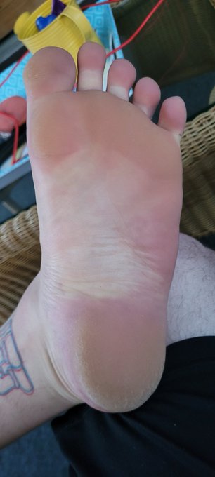 👣🦶👣🦶 Feet lovers rejoice so much CUM dripping from my feet in my new release https://t.co/UR96fEIYuW