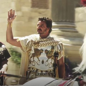 I have to say, I really like Pedro’s black and blue outfit