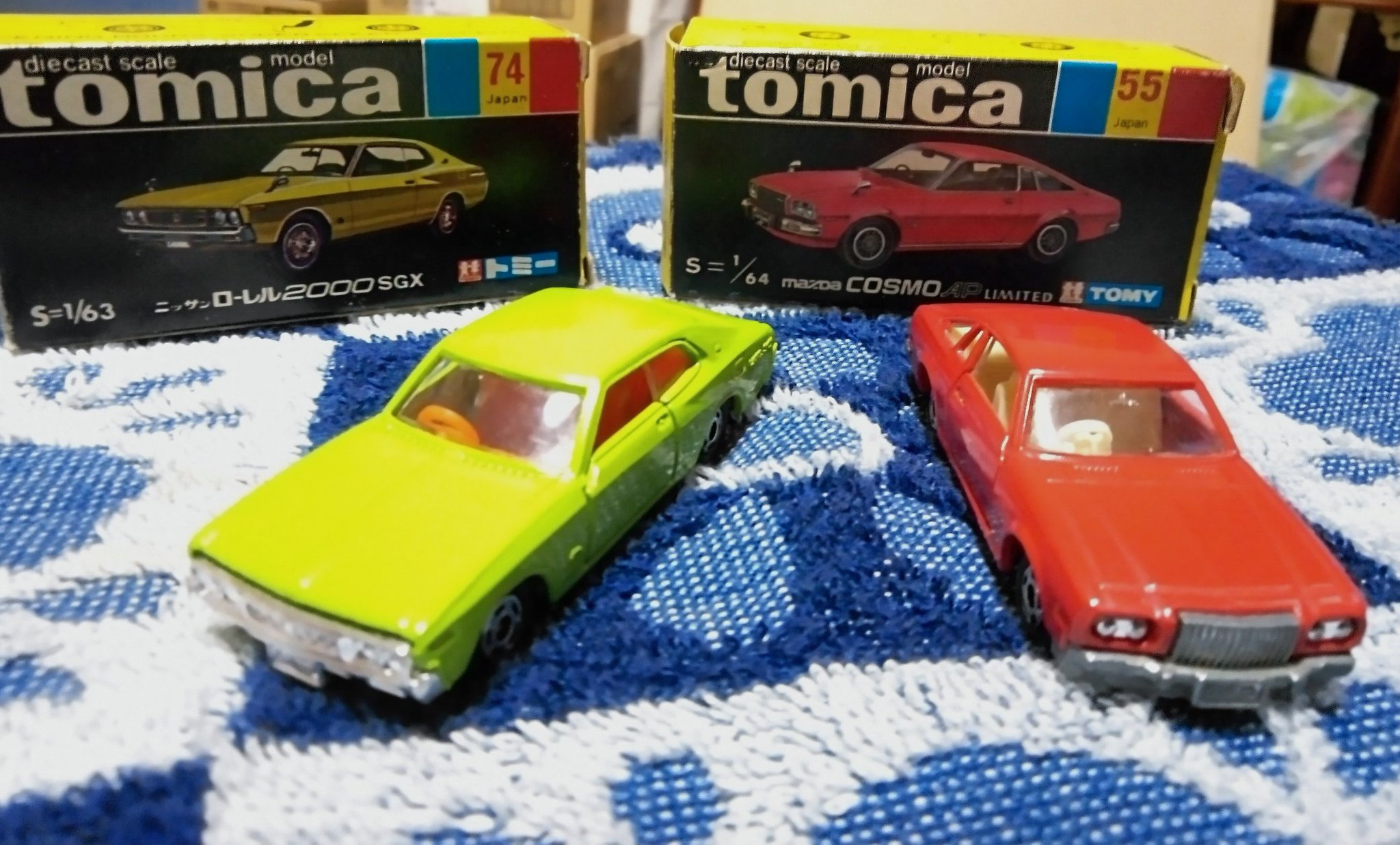 黒箱トミカ／【朱色シート】日産ローレル 2ドアハードトップ【牽引フック付】 ミニカーショップ ケンボックス トミカ 黒箱☆74☆日産ローレル
