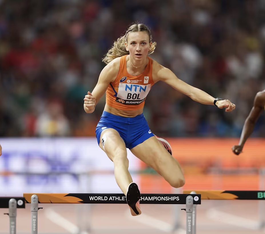 Sydney McLaughlin-Levrone and Femke Bol’s progression in the 400m hurdles 👇

2014: 55.63 vs N/A
2015: 55.28 vs N/A 
2016: 54.15 vs N/A
2017: 53.82 vs N/A
2018: 52.75 vs N/A
2019: 52.23 vs 55.32 - 3.09 difference 
2020: N/A vs 53.79 - 1.56 difference 
2021: 51.46 vs 52.03 - 0.57