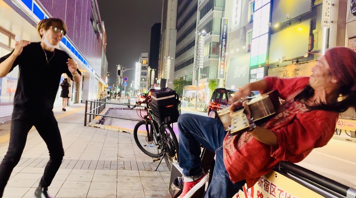 asato6322's tweet photo. ほんま今日はよく笑った！
live &amp;street everyone music ♪♪
ハグ&amp;ピース&amp;スマイル=friends💫
thankyou verymuch 👍good time https://t.co/5J5HO5BX0F