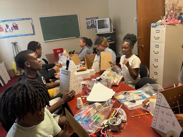 esbcgriffin's tweet photo. The ESBC S.T.E.M. Camp 2024 was a great success! Thanks to our coordinator, Brother Antonio Ellis and all the helped with our youth. To God be the glory as we continue to build God's Kingdom! https://t.co/xxDagQTFc6