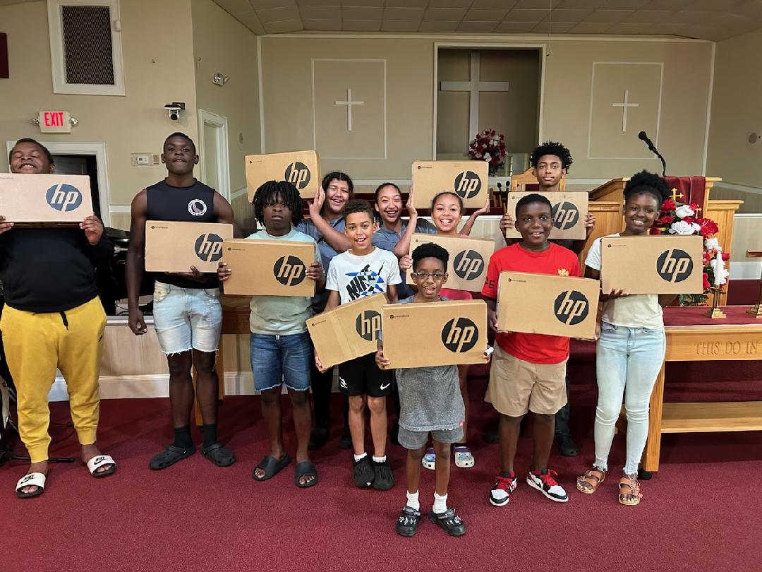esbcgriffin's tweet photo. The ESBC S.T.E.M. Camp 2024 was a great success! Thanks to our coordinator, Brother Antonio Ellis and all the helped with our youth. To God be the glory as we continue to build God's Kingdom! https://t.co/xxDagQTFc6