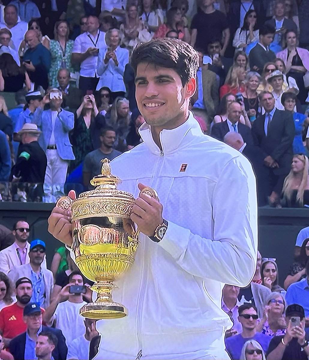 Confirmación de que vamos a disfrutar muuucho del tenis con la futura leyenda Carlos Alcaraz. 👏🏻👏🏻👏🏻👏🏻