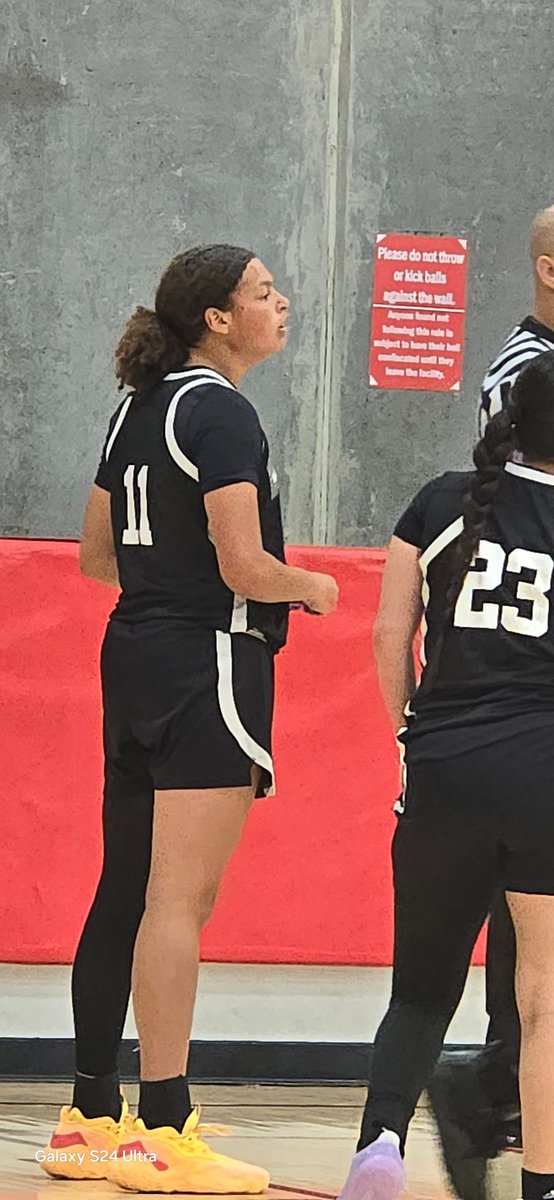 girlzprepreport's tweet photo. Team is Watch Me Work but 2027 Trinity Roberrts had me watch her drop 3 from deep, in a row @PBRhoops #Super64 @PGHTexas @PrepGirlsHoops https://t.co/t2CV0I18La