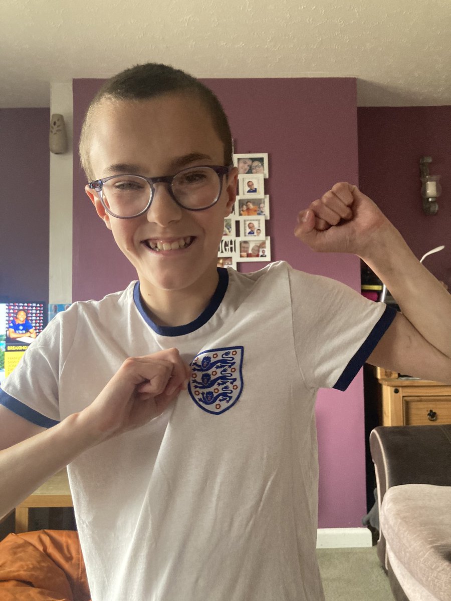 BrookesJason's tweet photo. #SSNThreeLions come on england we are all behind you. Let’s bring that trophy home https://t.co/D5UYK6fXo1