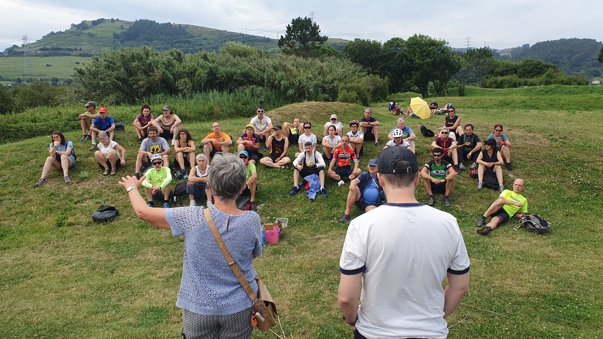 Sara Ibañez eta Aitor Urrestik <a href="/Mugatik/">Aitor Urresti 🏳️‍🌈</a>  Petronorren iragan eta etorkizunaz hitz egin digute Muskizko hondartzan