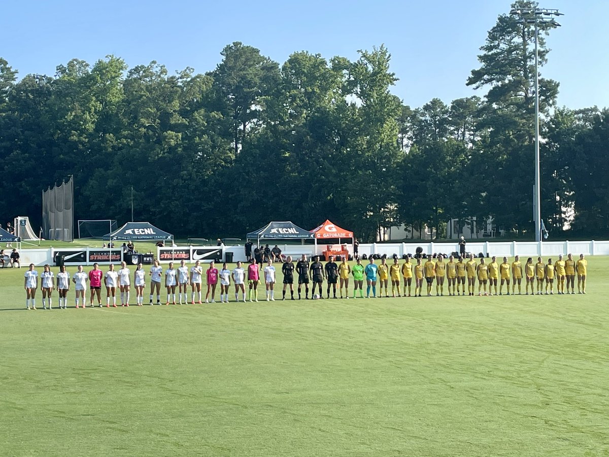 ahfc07gECRL's tweet photo. We had an unbelievable run this year. We were one of the last 2 teams standing out of the 300 across the nation. 

We want to thank our coach @CoachGusMota for pushing us to be our best throughout this entire season. We will miss you!!❤️❤️ https://t.co/0joOgrMkZ6
