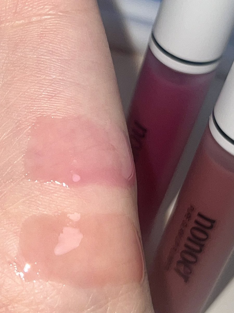 badbaddiary's tweet photo. nonoer lip pencil &amp; lip plumper🤍 https://t.co/tupS6v0zlh