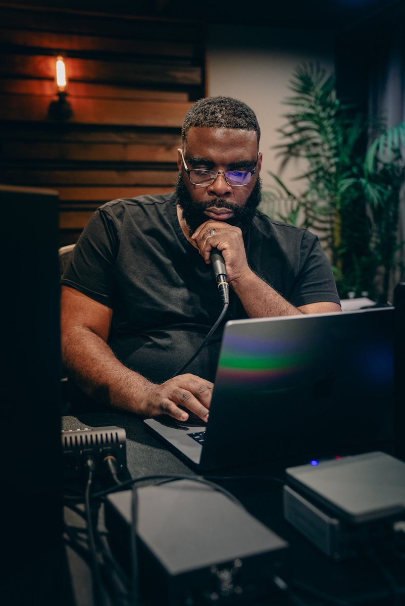 Nothing_ButDope's tweet photo. Happy Birthday to the Boss @Traxster
Go play some music to celebrate with us. 🎂 Happy Traxster Day https://t.co/IVXeq4JYhW https://t.co/QXE8guNg2z