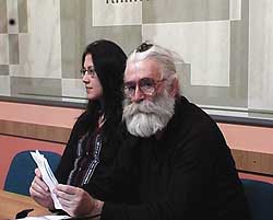 Када је 21. јула 2008. године Борис Тадић саопштио да је у једном београдском аутобусу ухапшен Радован Караџић, рекао је да смо сада на корак од уласка у Европску унију.

Прође 16 година од тада, а неки су и онда знали да од те шарене лаже нема ништа...