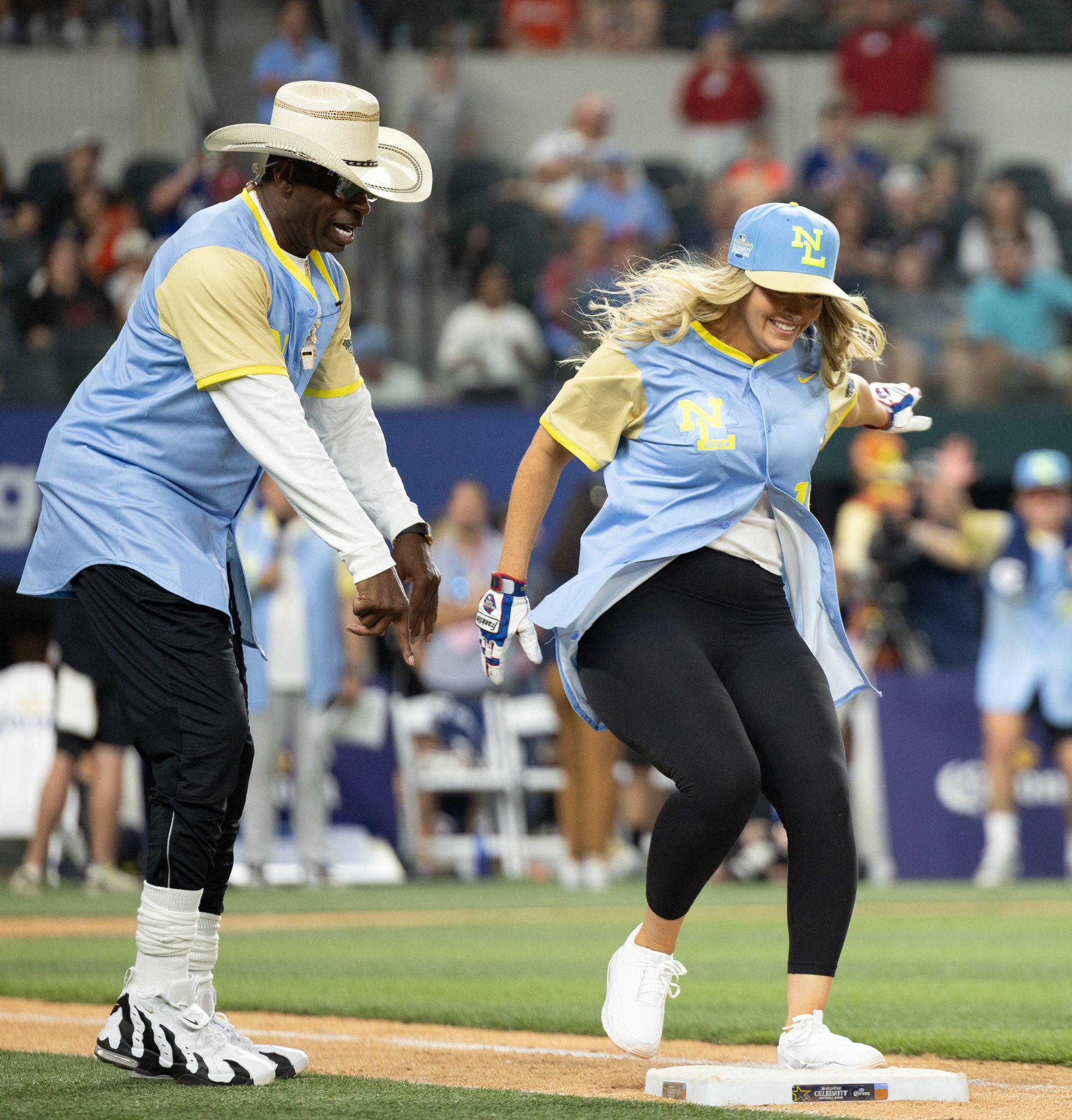 Nice Kicks on X Deion Sanders wore his upcoming Reverse DT 96s at the All Star Celebrity softball game in Arlington https t 35x83Br2UV X