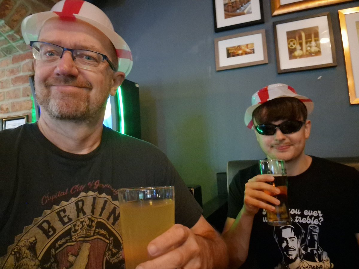 #SSNThreeLions Phil and Will