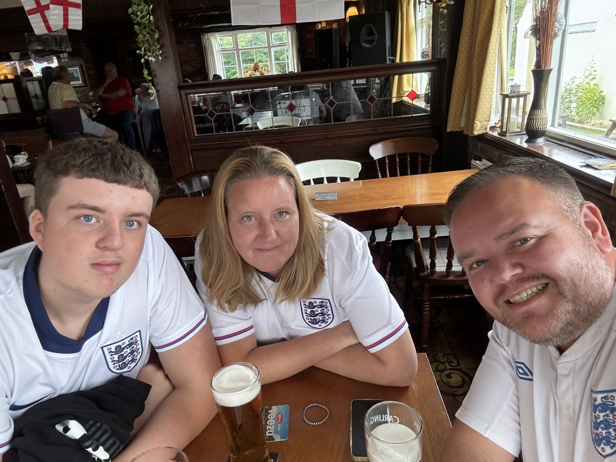 antjohnson5's tweet photo. #SSNThreeLions Come on England 🦁🦁🦁⚽️🏆 https://t.co/Tbreoj4Ko9