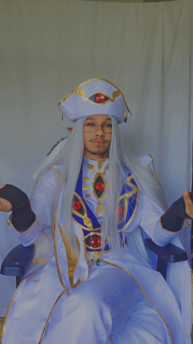 TheRoboslicer's tweet photo. I will be wearing these for Saturday and Sunday for  @dreamconvention  Friday is a secret ❤️ #dreamcon #blackcosplayer #blacknerd https://t.co/xaqKW0yltr