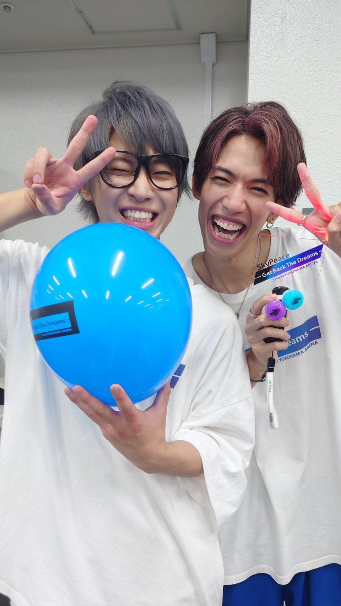 2人のこの笑顔が大好きなの。
2人がずっと笑顔で居てくれればいい。
スカイピース結成してくれてありがとう。
どんな事があっても2人を全力で応援するからね。いつも笑顔と元気を届けてくれてありがとう。これからもずっと大好きだよ‼︎
#スカイピース8周年おめでとう
<a href="/teokun711/">テオくん@幸せ者🕊</a> <a href="/JINJIN1027/">☆☆イニ☆☆(じん)</a>