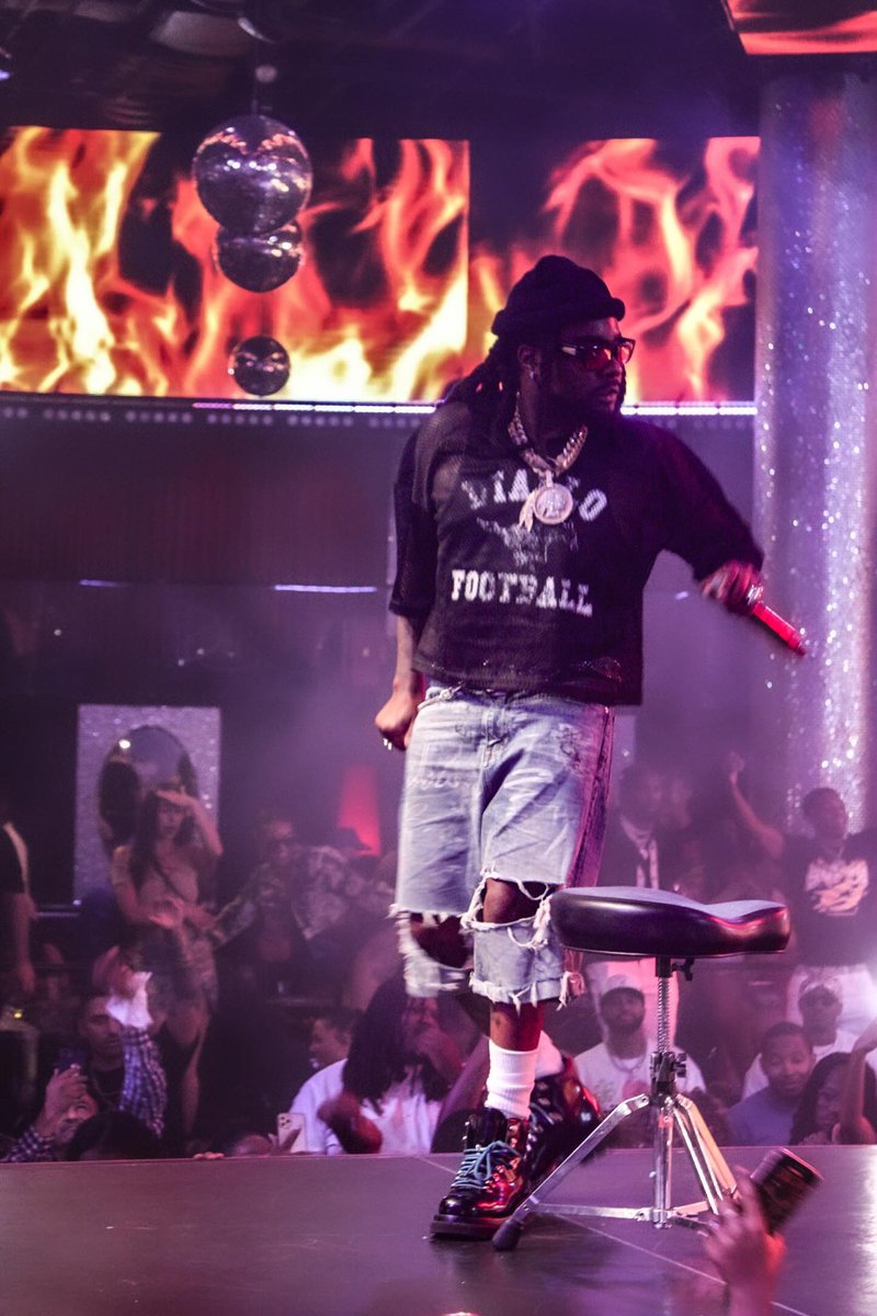 Wale's tweet photo. New music tmrw . And then more https://t.co/hiNlRGJWGy