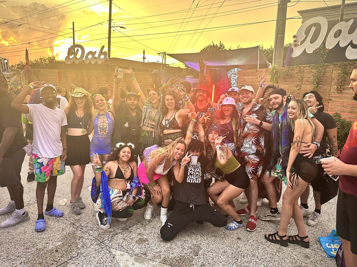 emmy bean 👽 tweet media