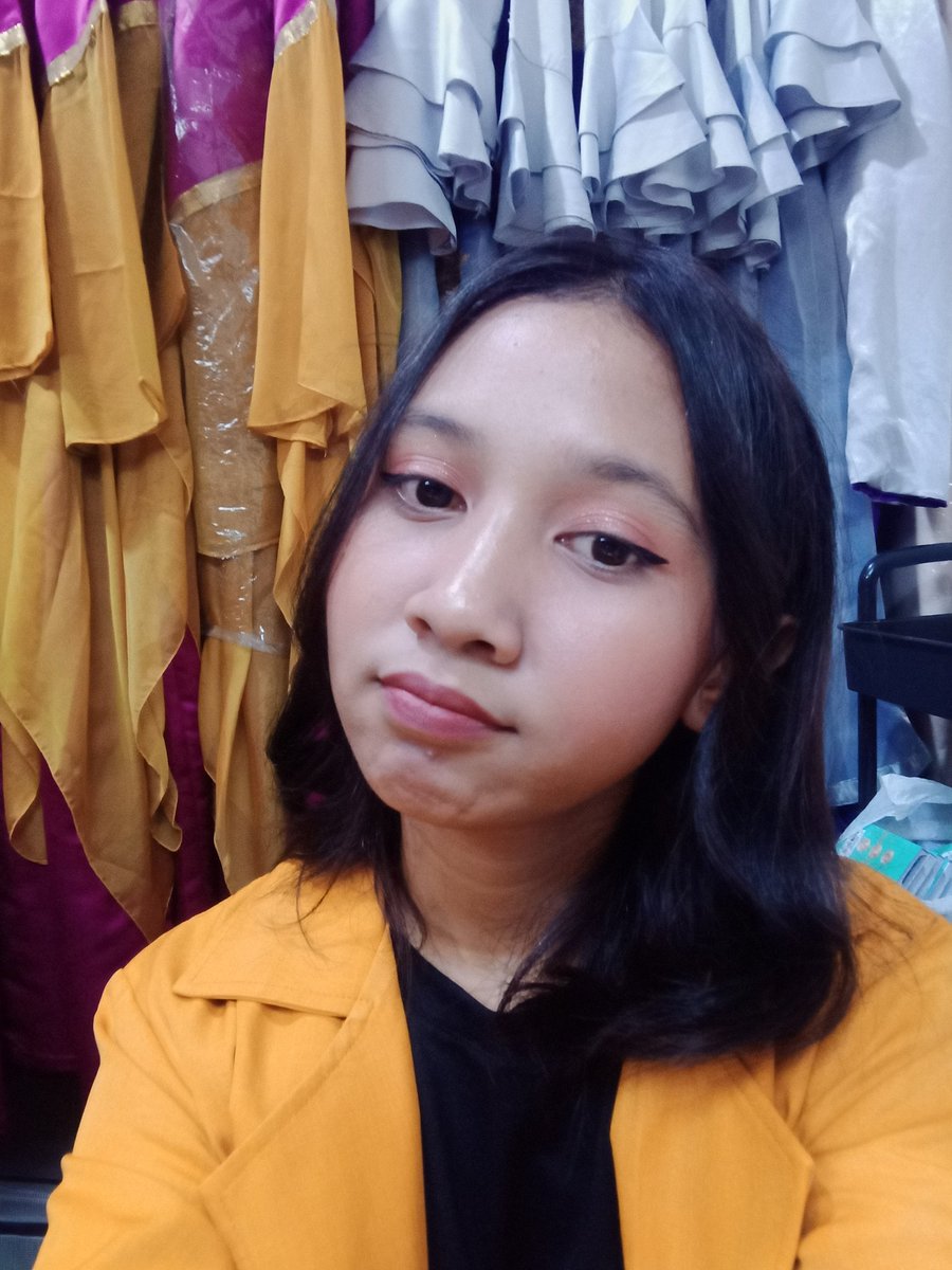 NaomiDaviola's tweet photo. Seimoet ini ga punya cowo 🤡 https://t.co/uV92eW06sn