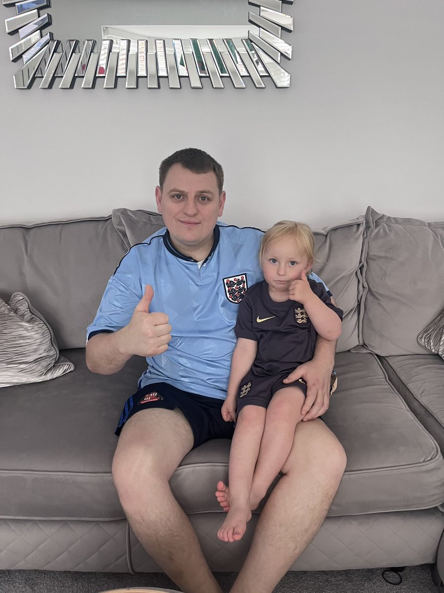 toni_breen's tweet photo. @SkySportsNews #SSNThreeLions Mark &amp; Lily https://t.co/zL4OZZagpx