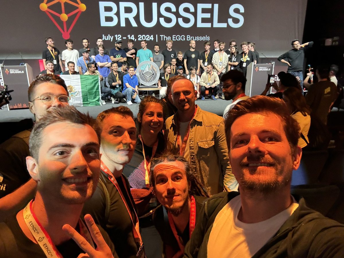 alexmalesh's tweet photo. @ETHGlobal hacking all nighter is over!

🥈 @arbitrum Stylus
🥉 @UniswapFND
🏅 @blockscoutcom 

@ETHCluj celebrating 🎉🙌🎊 https://t.co/6k6aaSDaBr